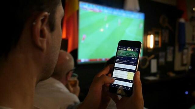Betting on the go mobile apps and the evolution of wagering display